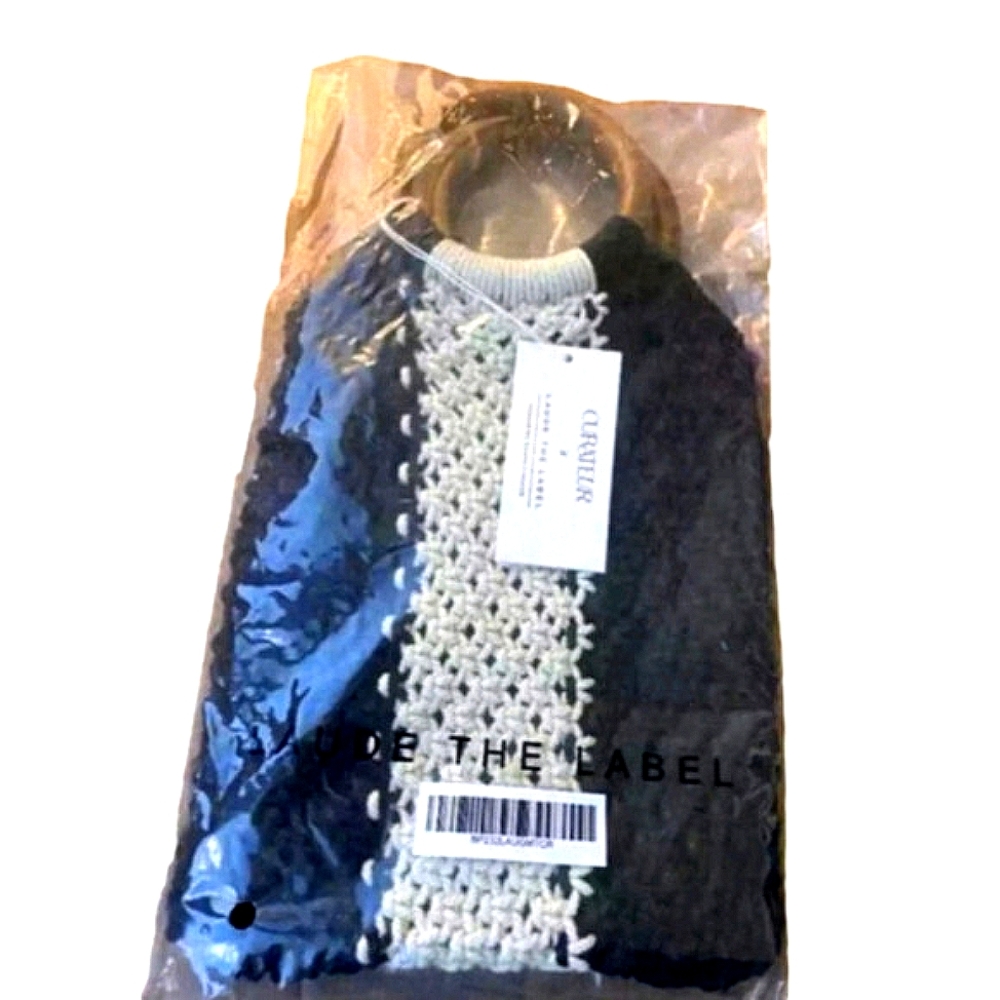 Crocheted Wine Carry Bag - Wine Lover Gift Laude the Label Crochet Bamboo Purse - Picture 5 of 8